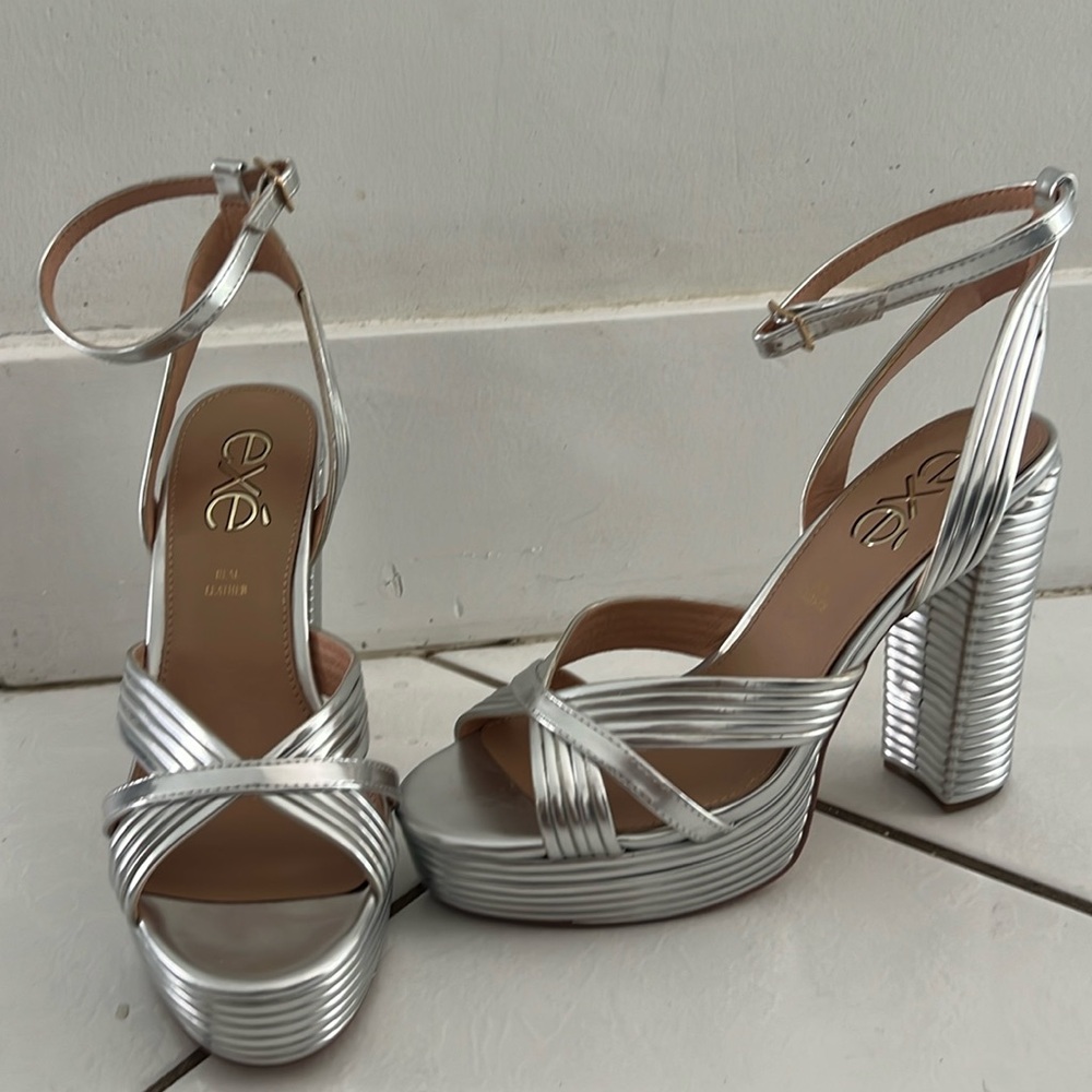 Exé Silver Heels